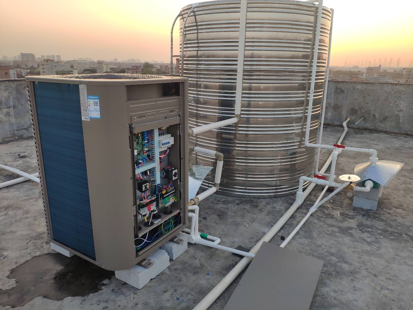 空氣源熱泵熱水器設(shè)備是什么？